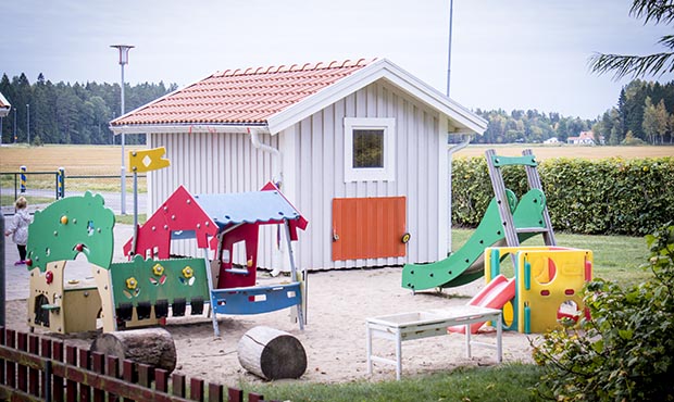 Lekplats utanför Ambjörnsgårdens förskola
