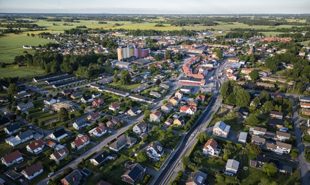 Drönarbild över Grästorps samhälle. 